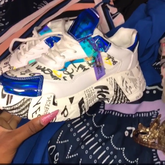 Shoes - Picture 5 of 8